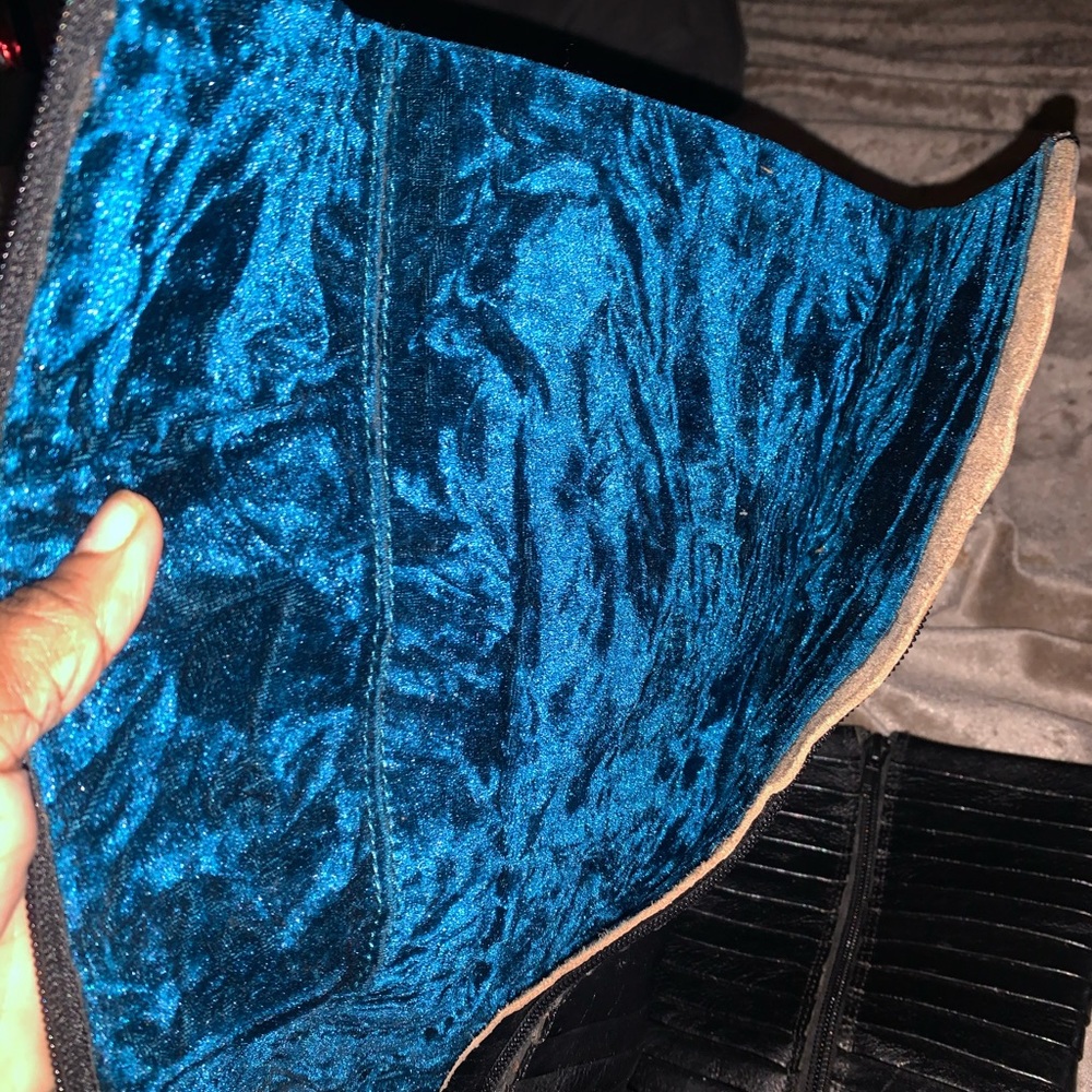 Boots - Picture 7 of 8